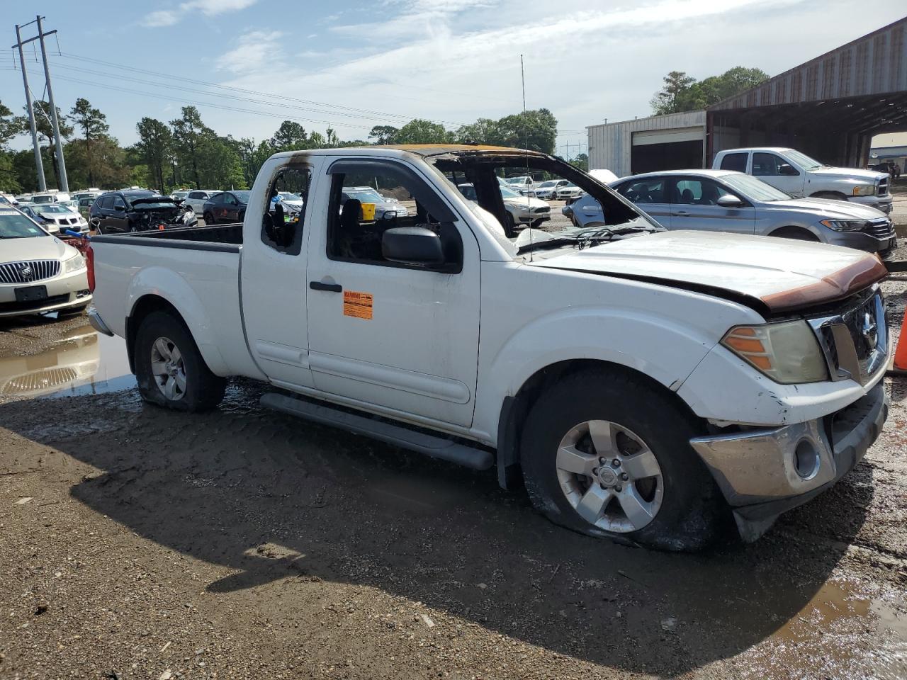2011 NISSAN Frontier