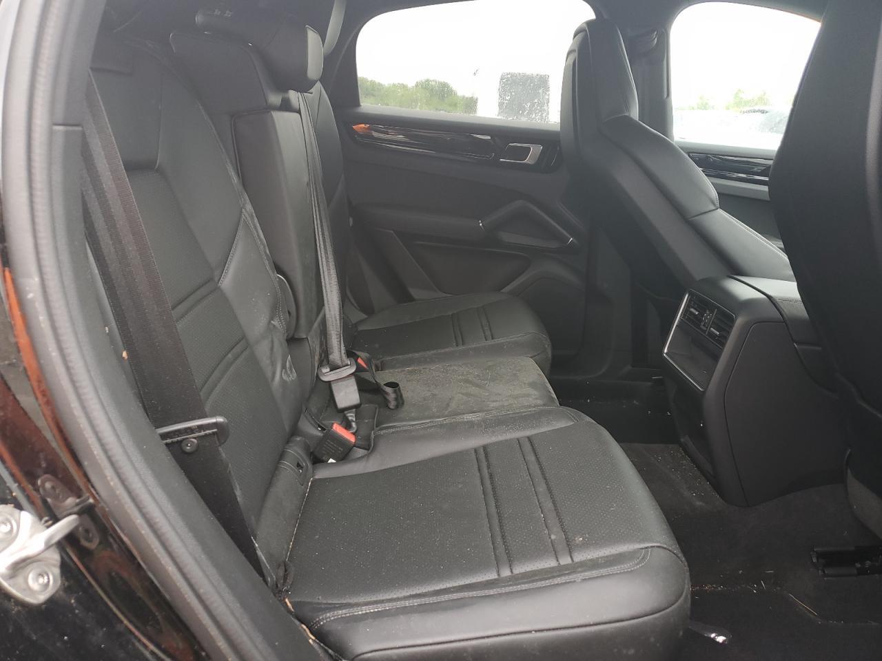 2021 PORSCHE CAYENNE