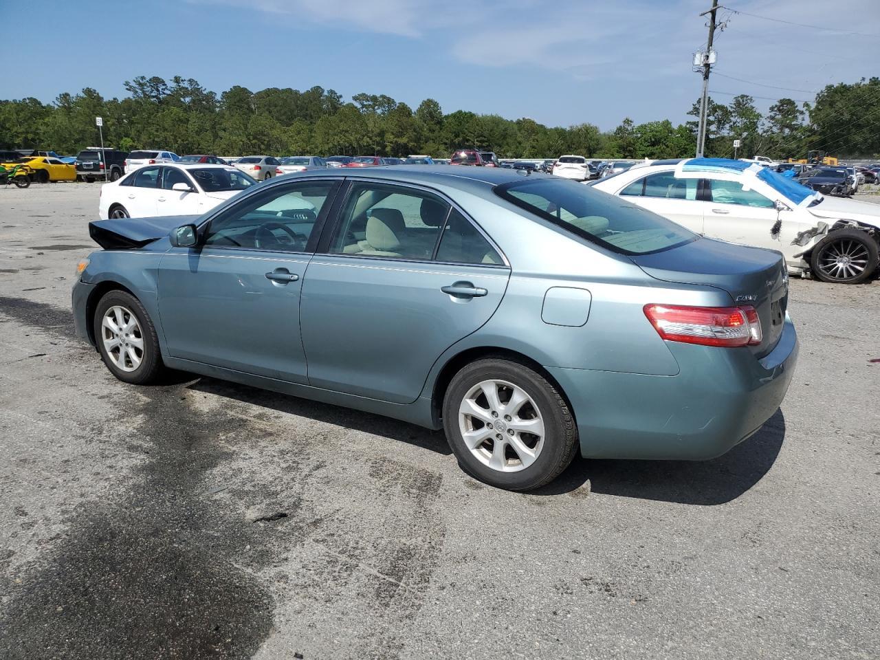 2011 TOYOTA CAMRY