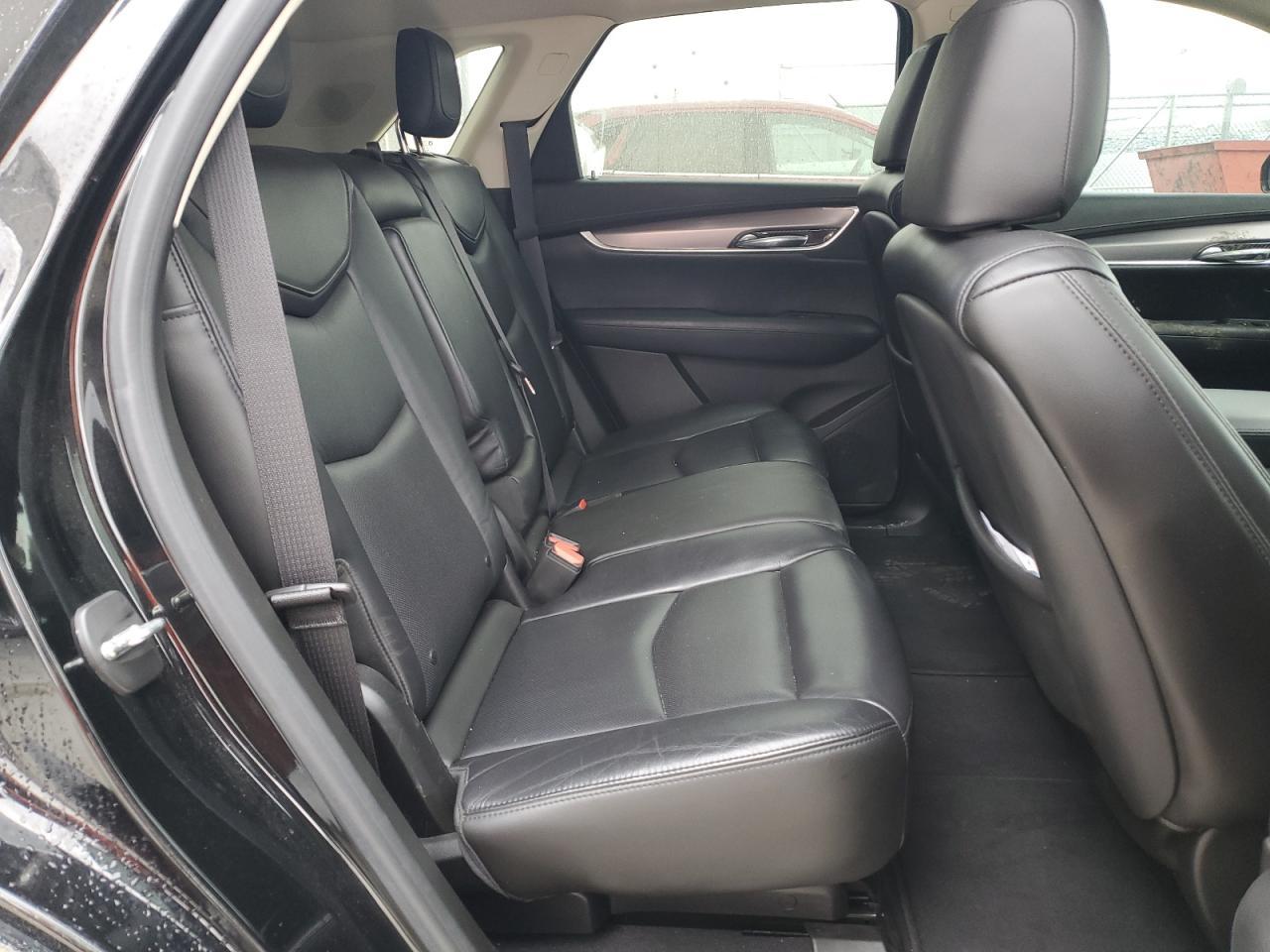 2017 CADILLAC XT5