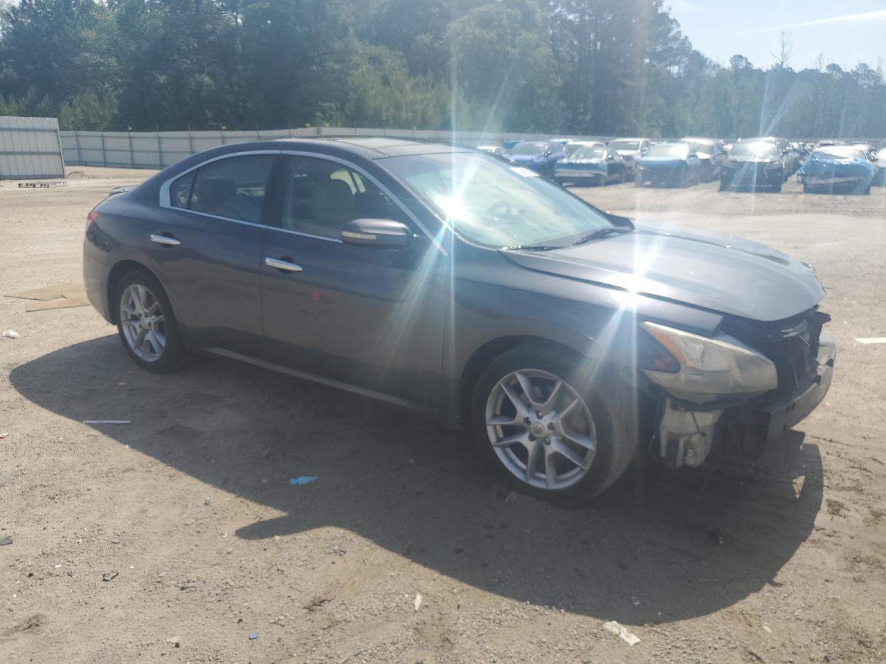 2010 NISSAN Maxima