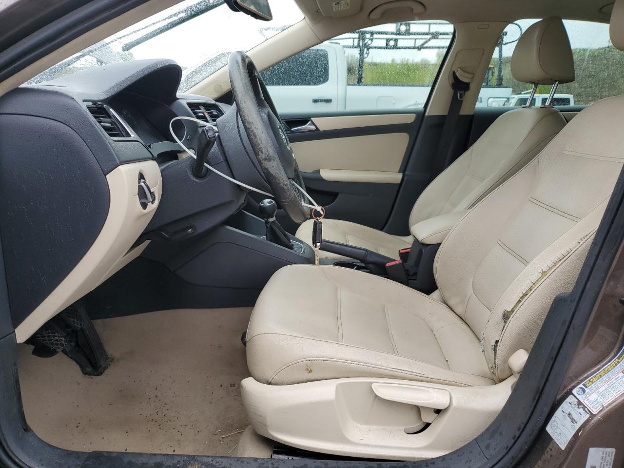 2011 VOLKSWAGEN JETTA