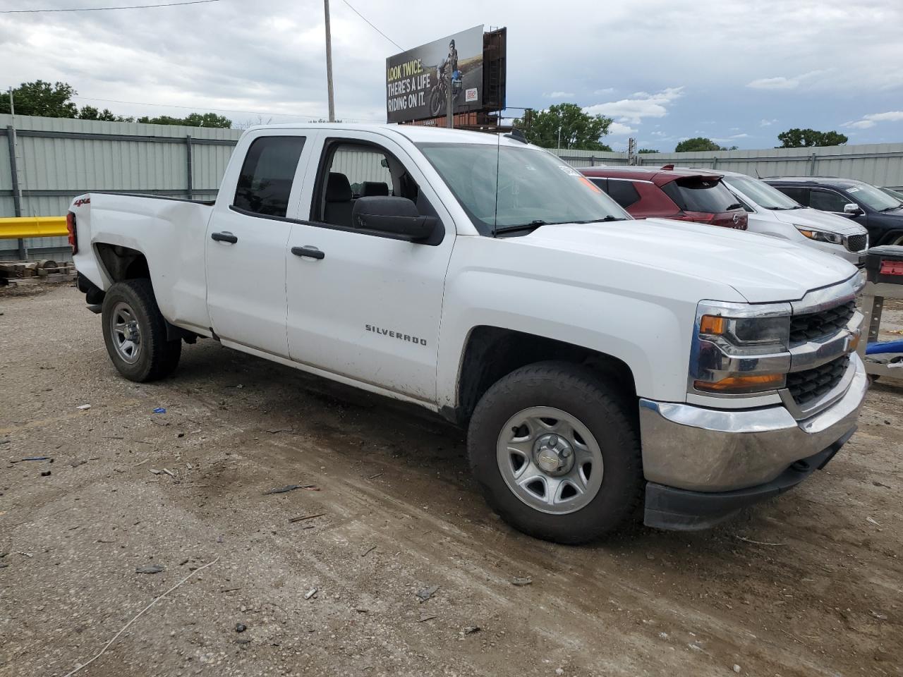 2017 CHEVROLET Silverado