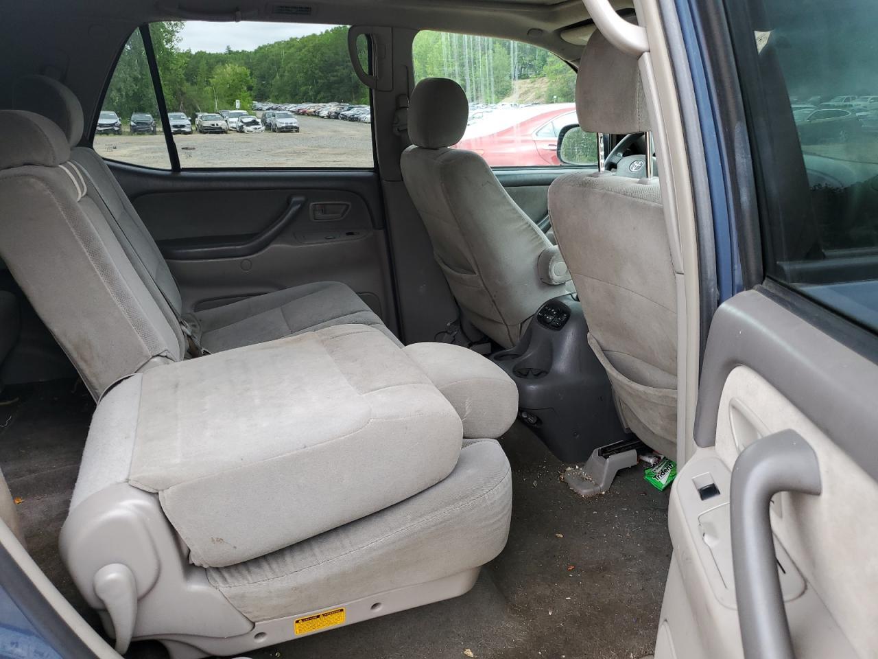 2005 TOYOTA Sequoia