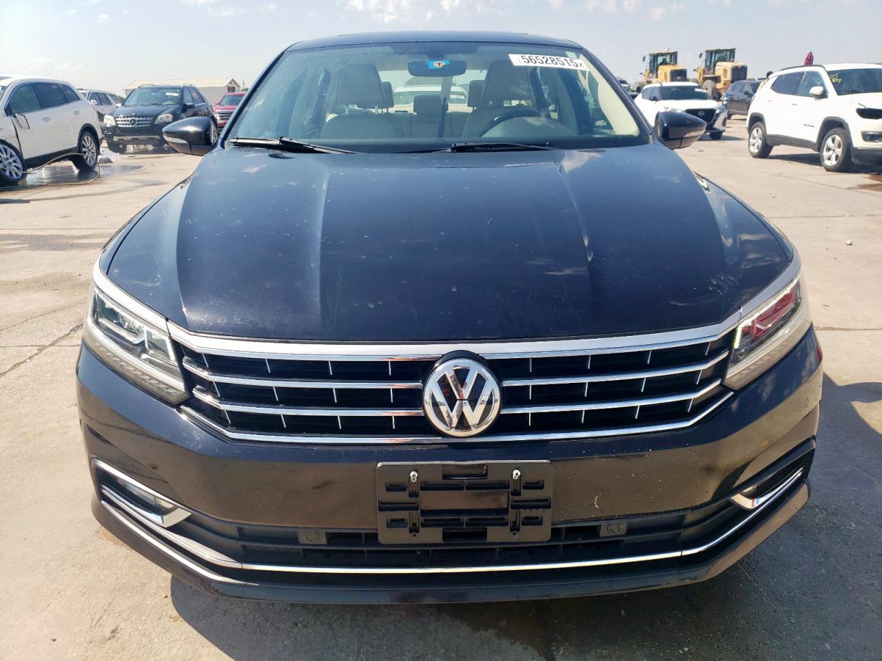 2017 VOLKSWAGEN Passat