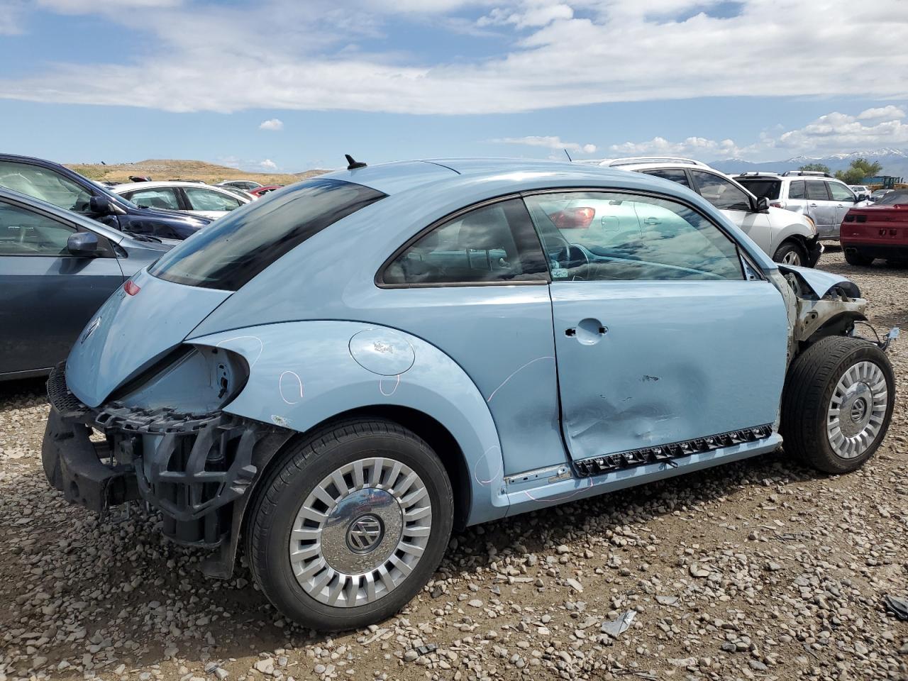 2013 VOLKSWAGEN Beetle