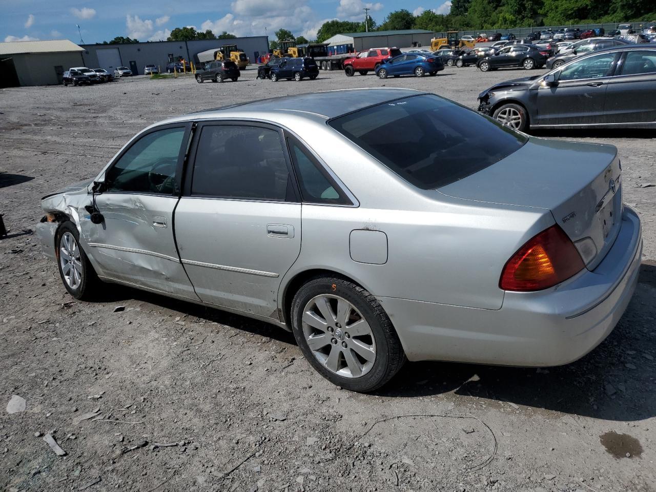 2002 TOYOTA Avalon