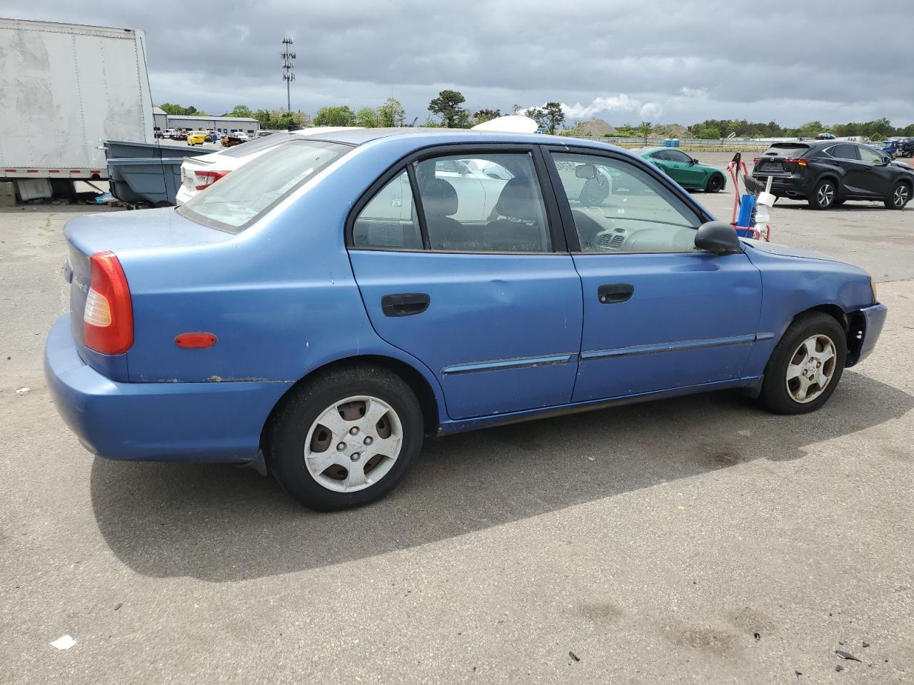 2002 HYUNDAI ACCENT