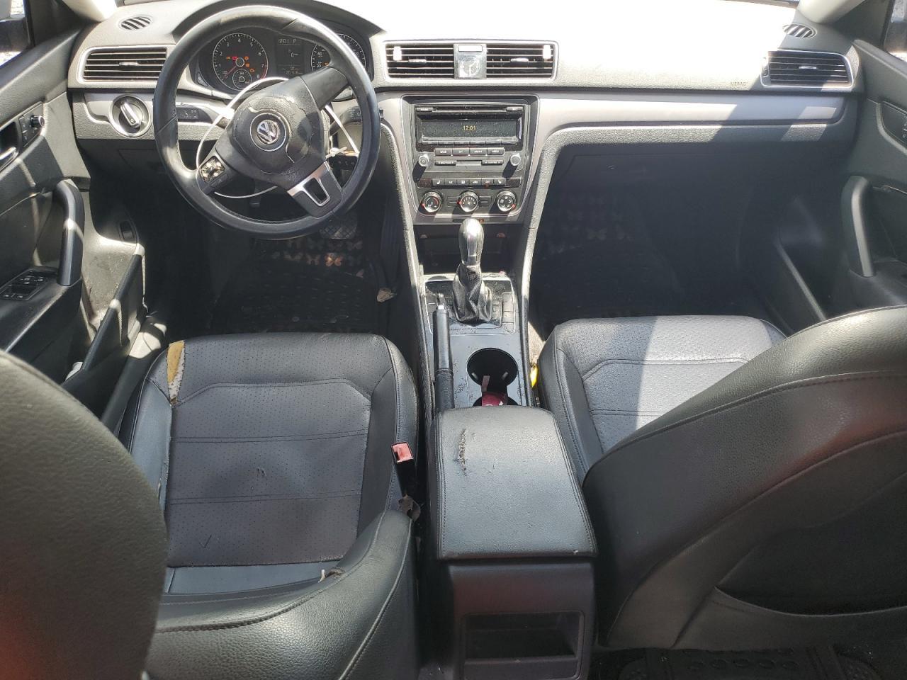 2015 VOLKSWAGEN Passat