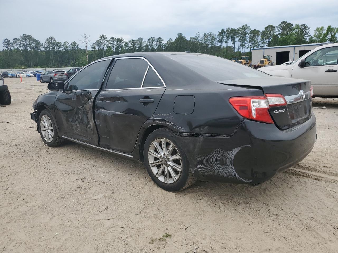 2014 TOYOTA CAMRY