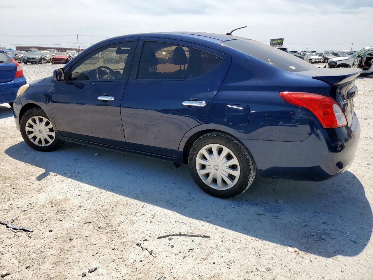 2013 NISSAN VERSA