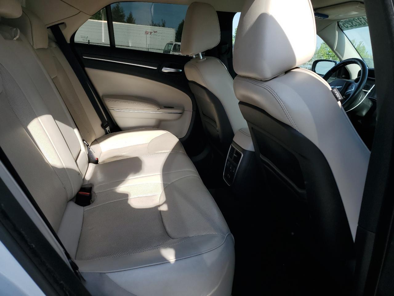2015 CHRYSLER 300