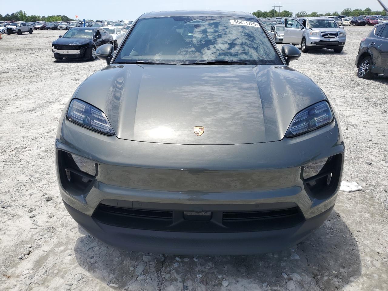 2025 PORSCHE Macan