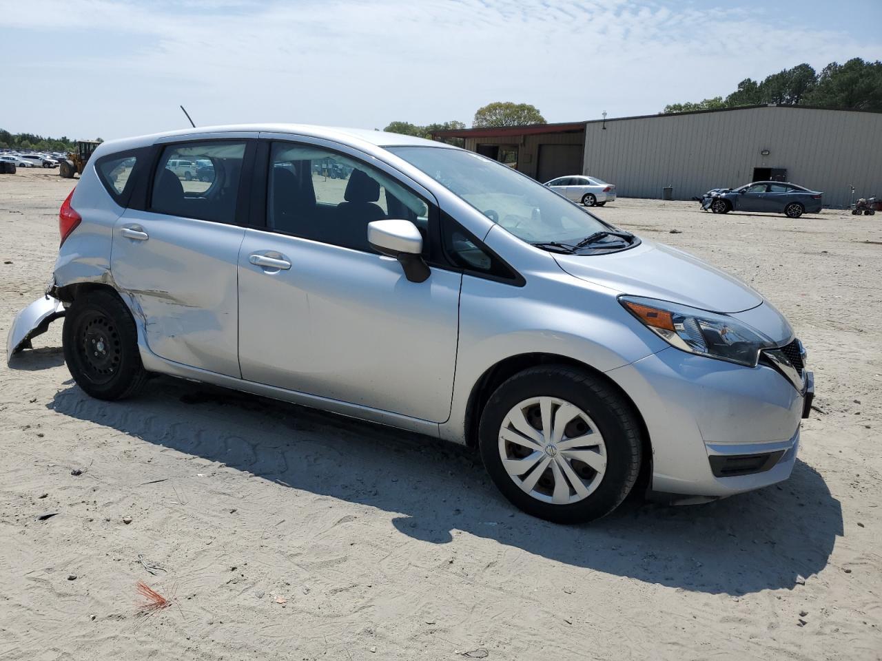2017 NISSAN VERSA