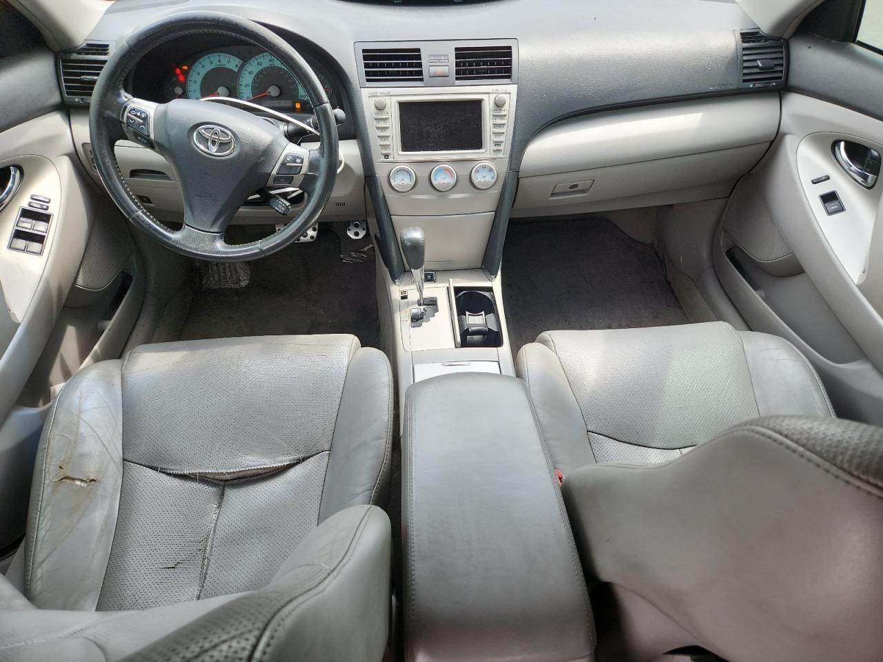 2011 TOYOTA CAMRY