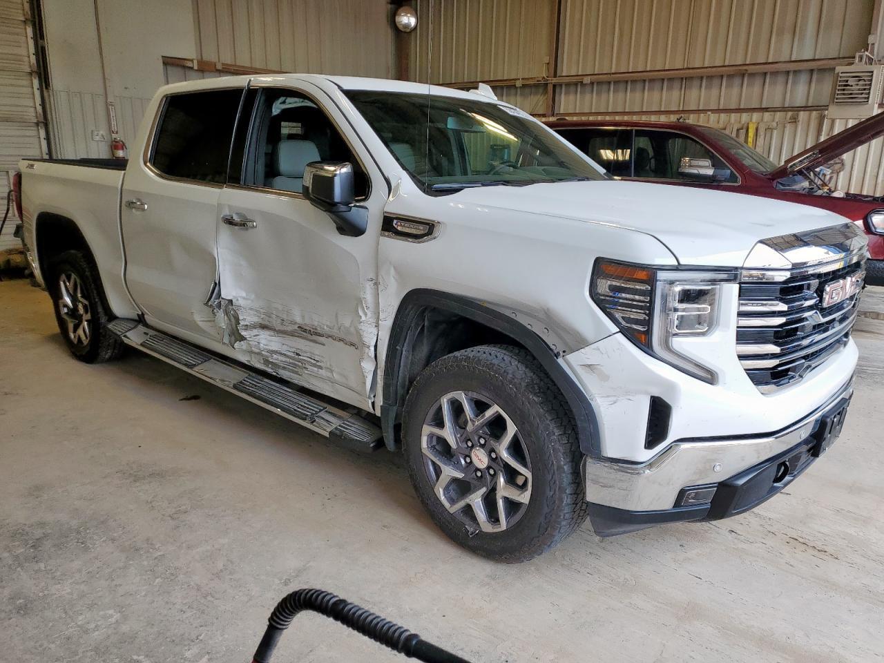 2024 GMC Sierra