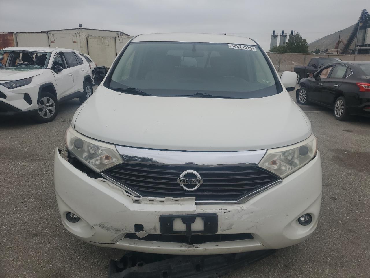 2015 NISSAN Quest