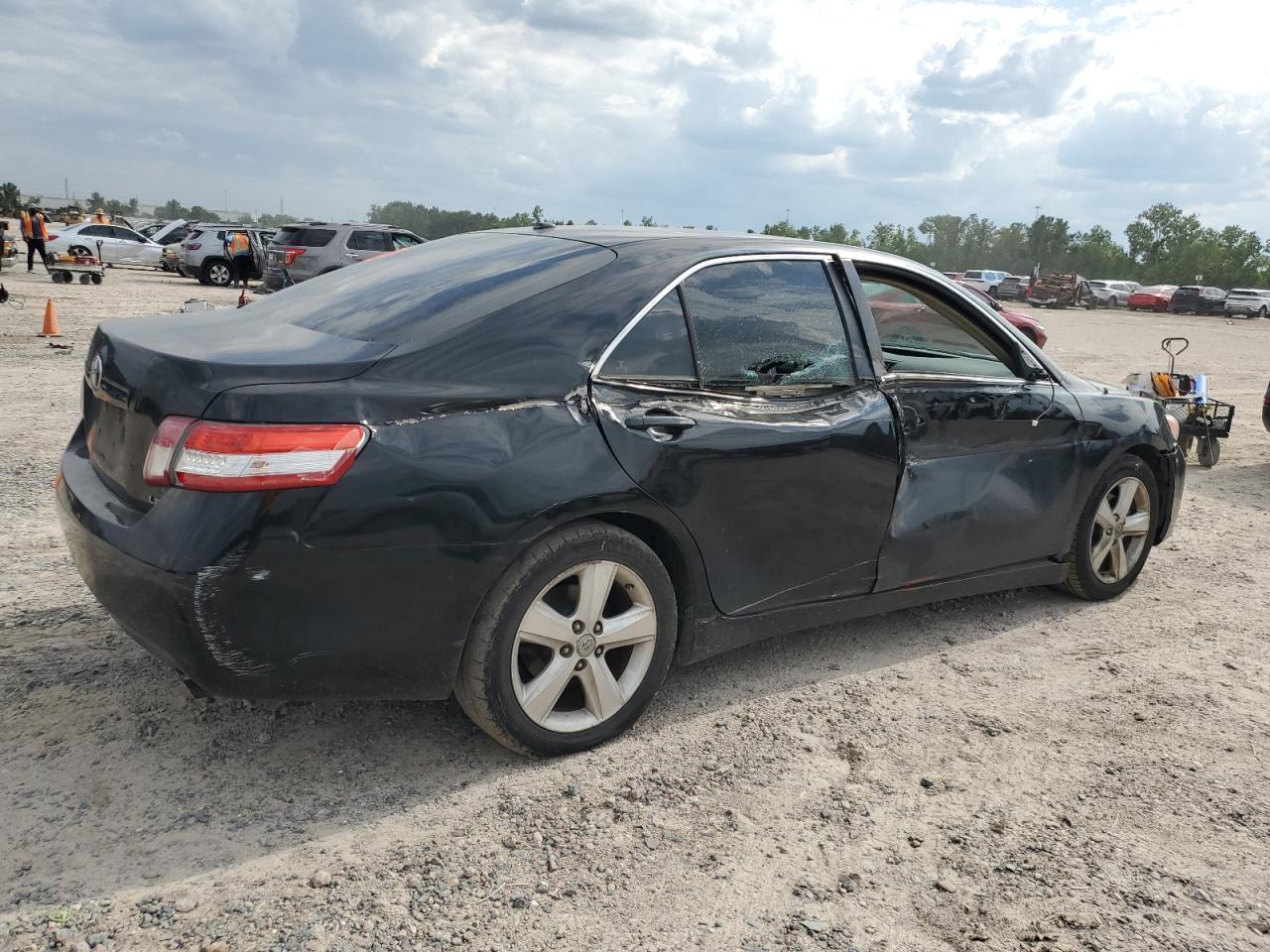 2011 TOYOTA CAMRY