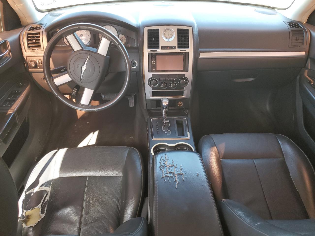 2010 CHRYSLER 300