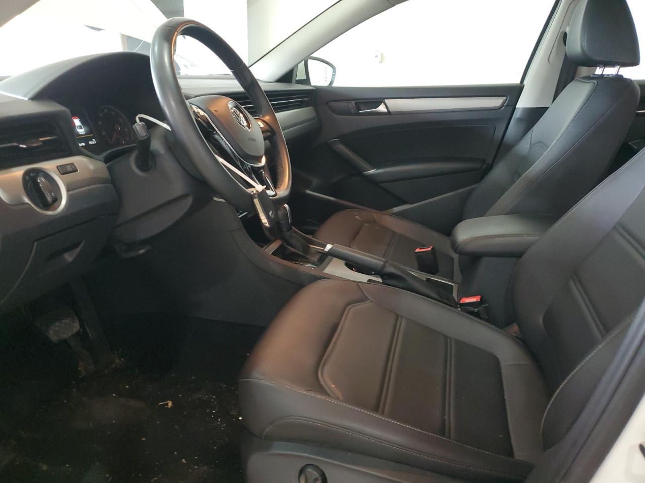 2022 VOLKSWAGEN Passat