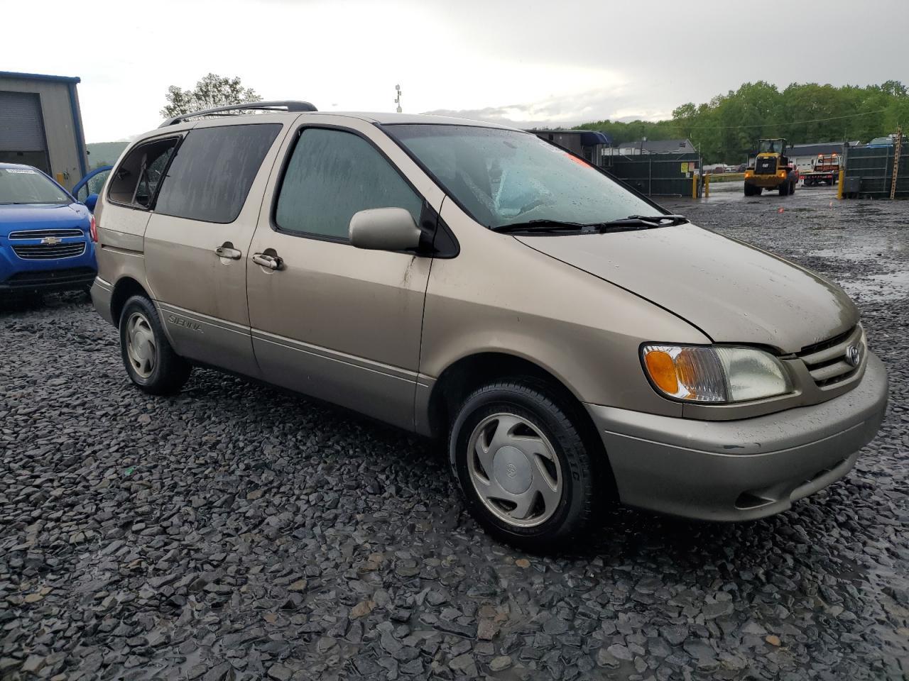 2004 TOYOTA SIENNA
