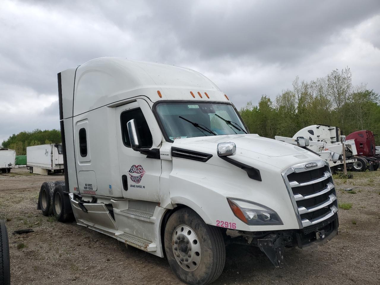 2022 FREIGHTLINER CASCADIA 126