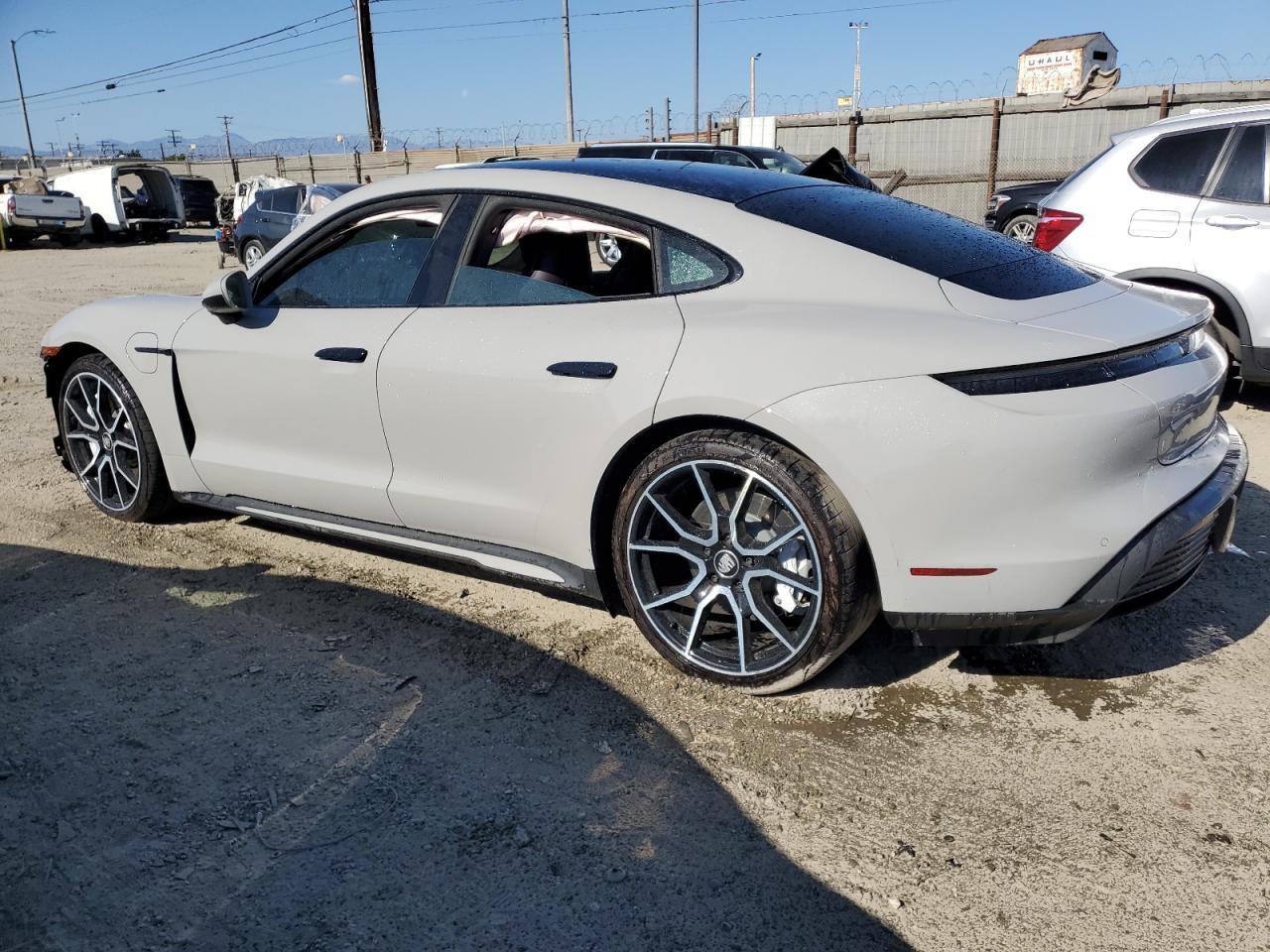 2023 PORSCHE Taycan