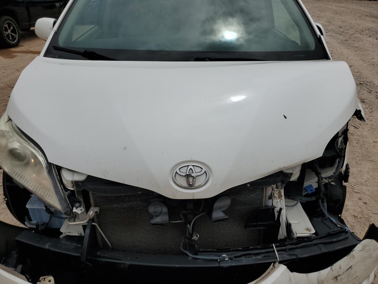 2015 TOYOTA SIENNA