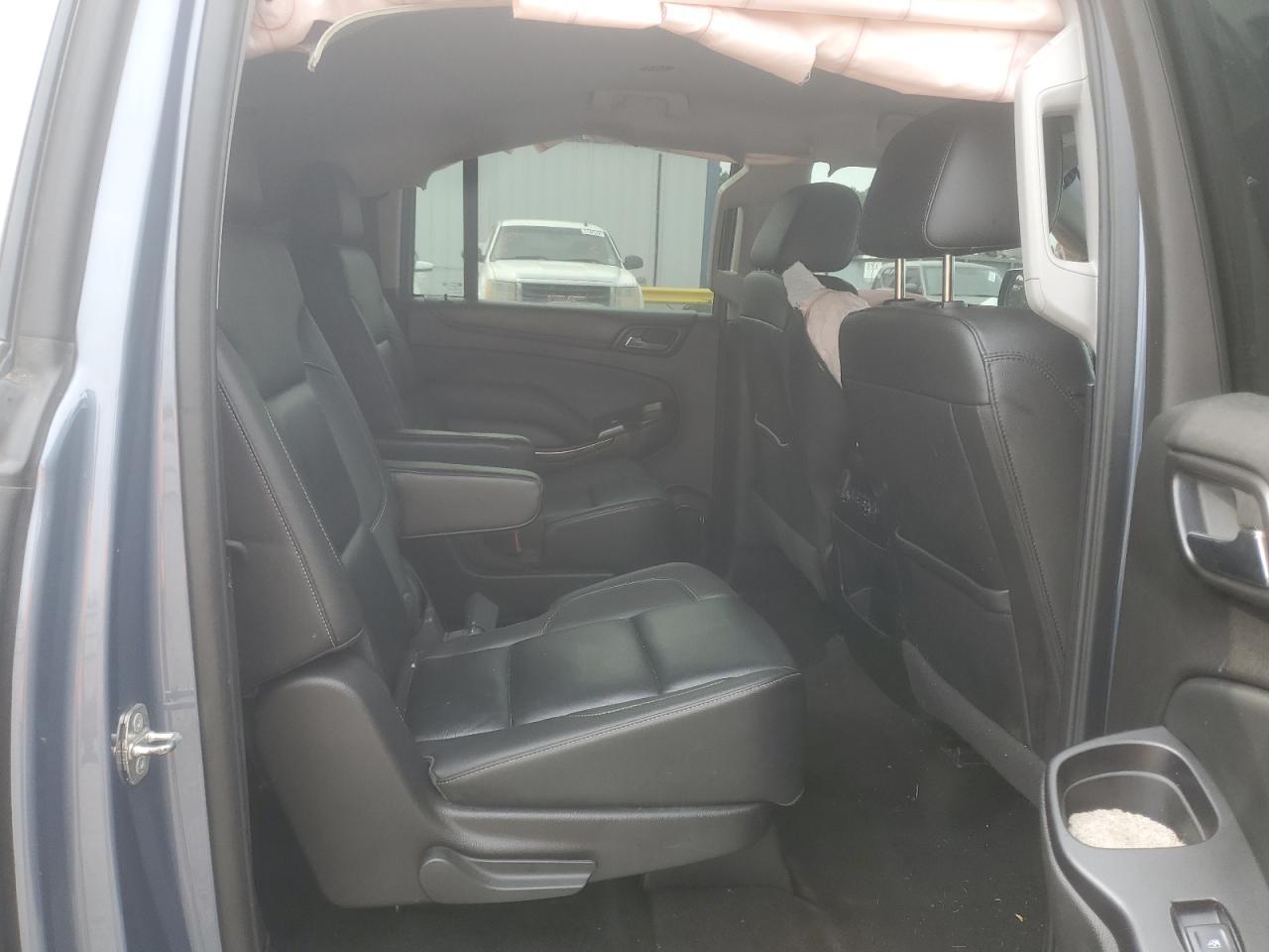 2016 CHEVROLET Suburban