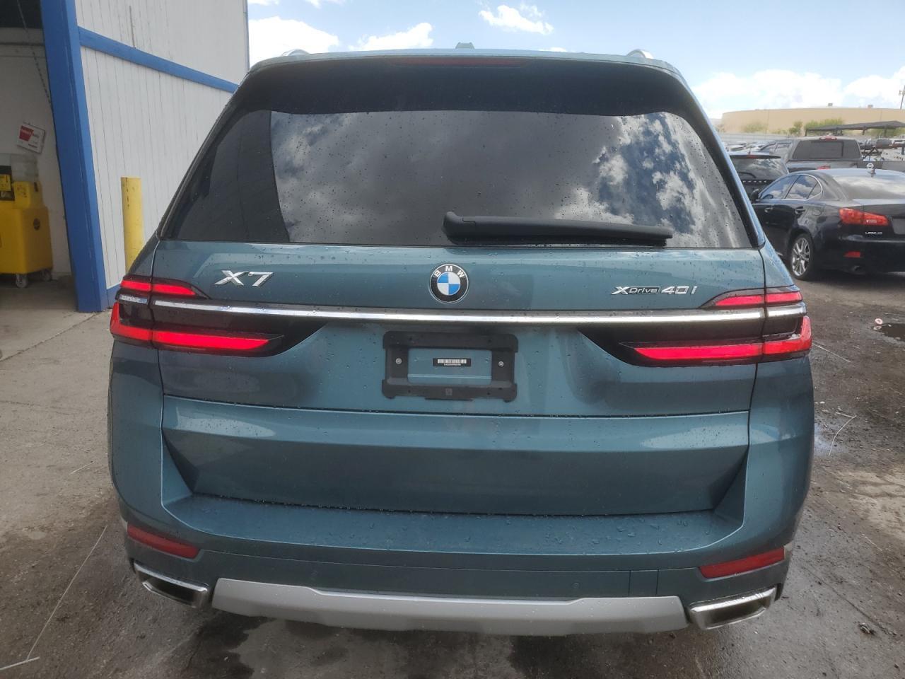 2023 BMW X7