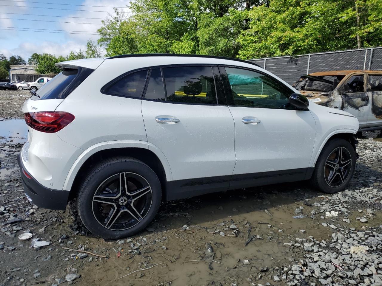 2025 MERCEDES-BENZ GLA-Class