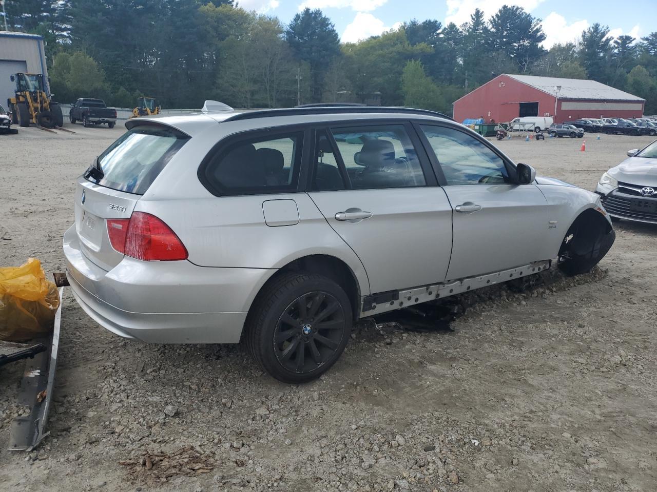 2011 BMW 3 SERIES