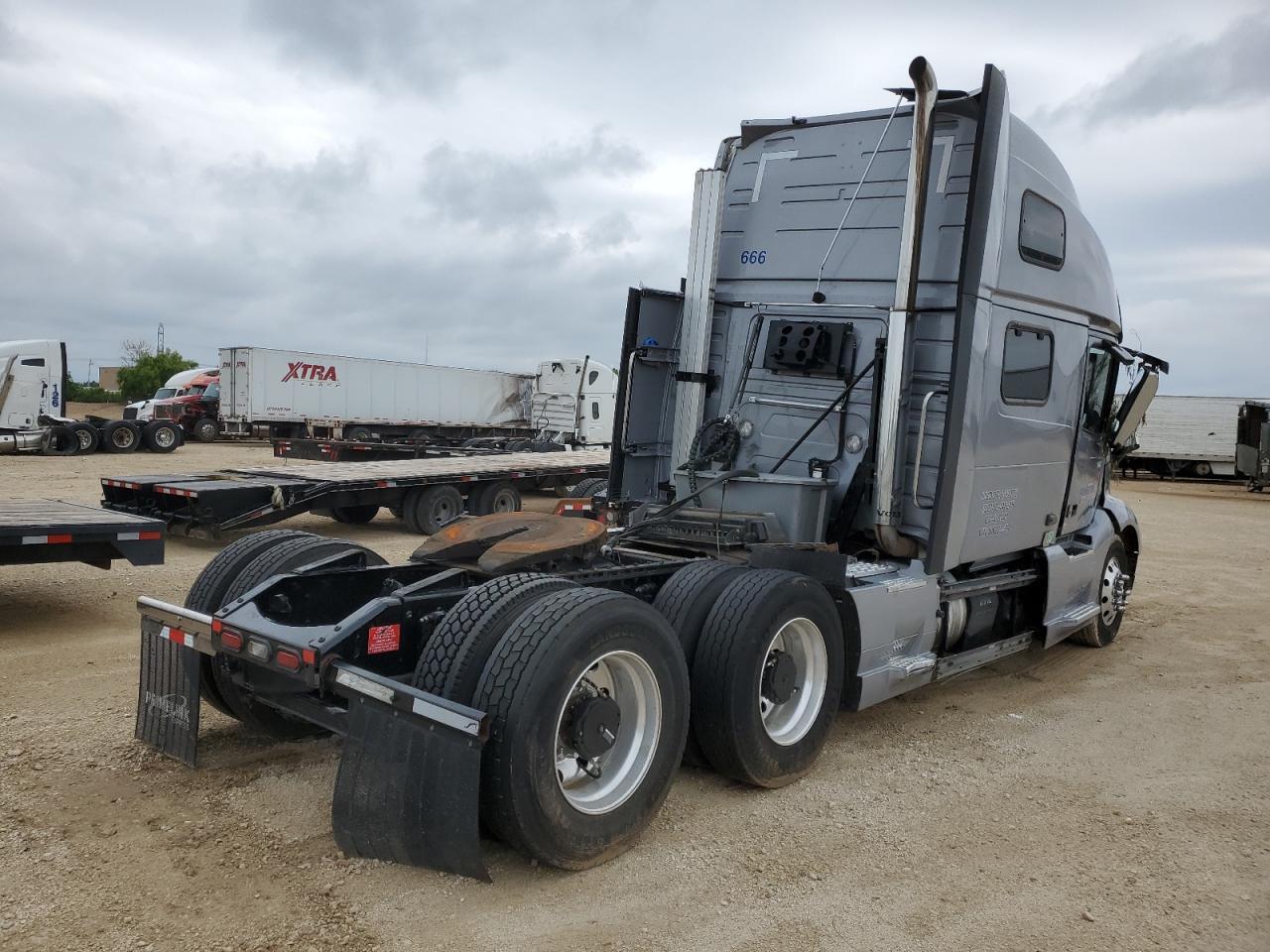 2022 VOLVO VNL