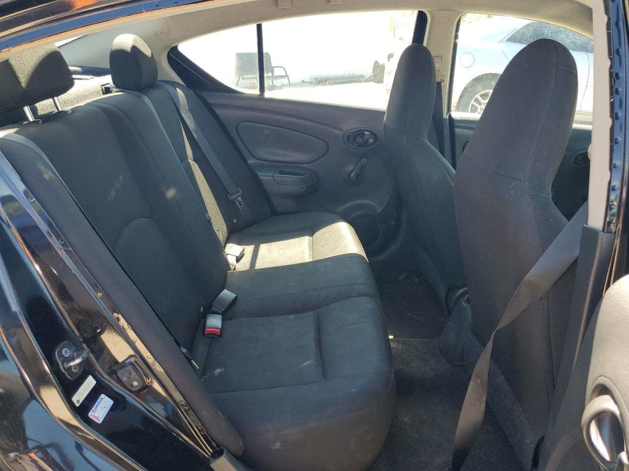 2015 NISSAN VERSA