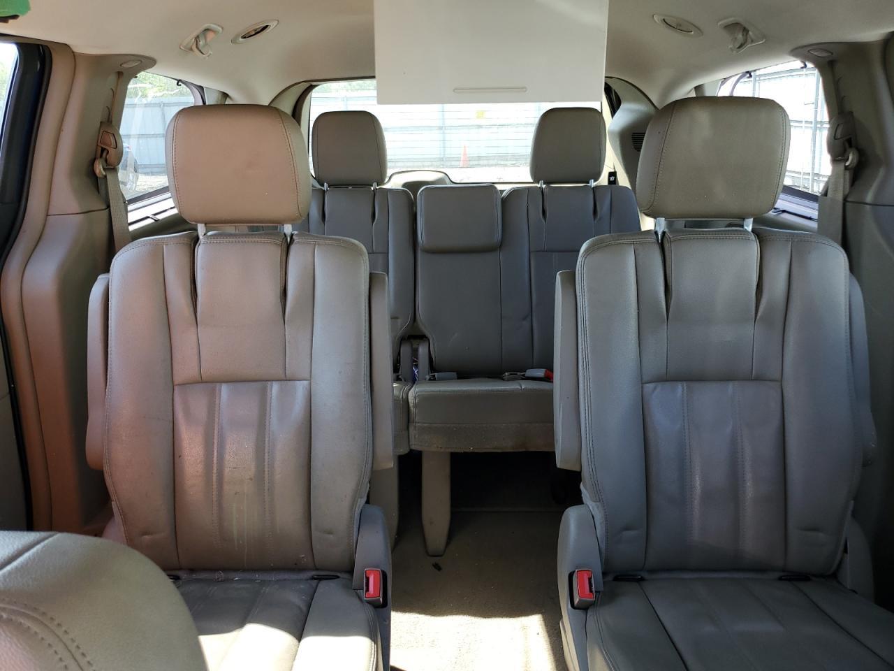 2014 CHRYSLER Town & Country