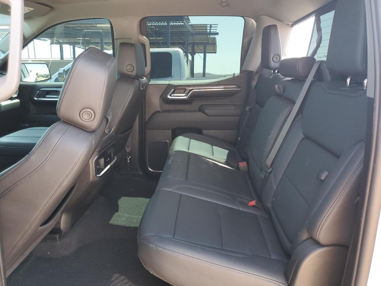2024 CHEVROLET Silverado