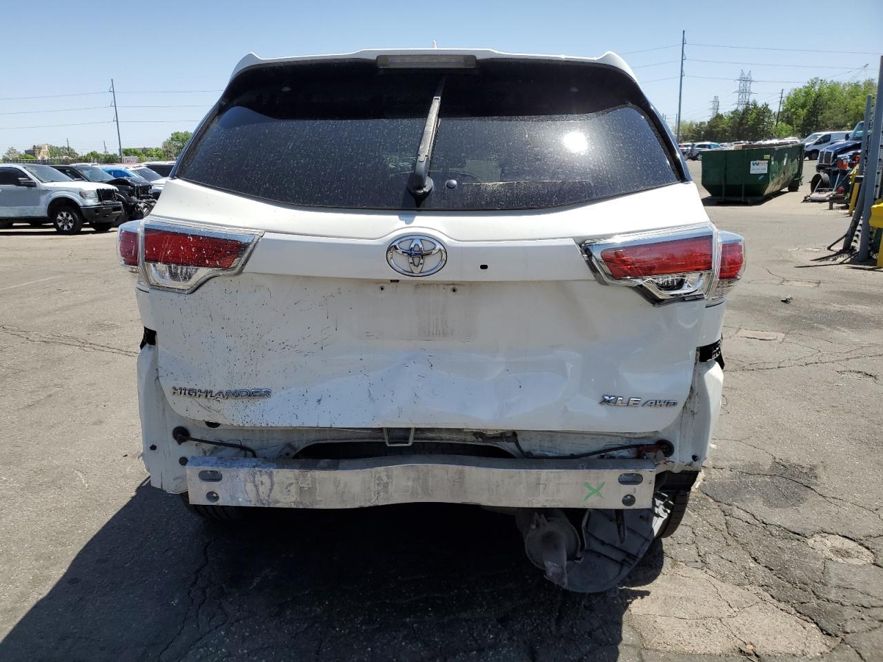 2016 TOYOTA HIGHLANDER