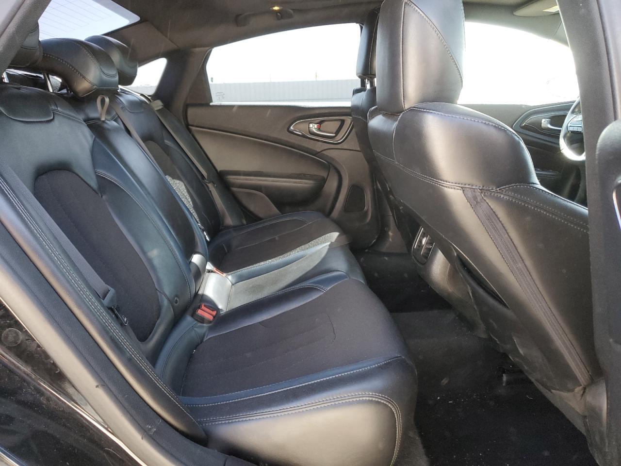 2015 CHRYSLER 200