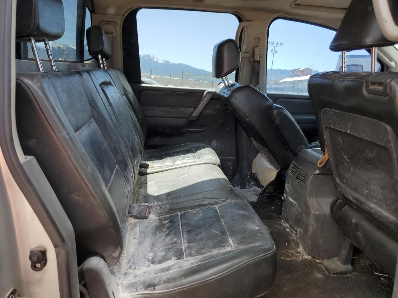 2005 NISSAN Titan