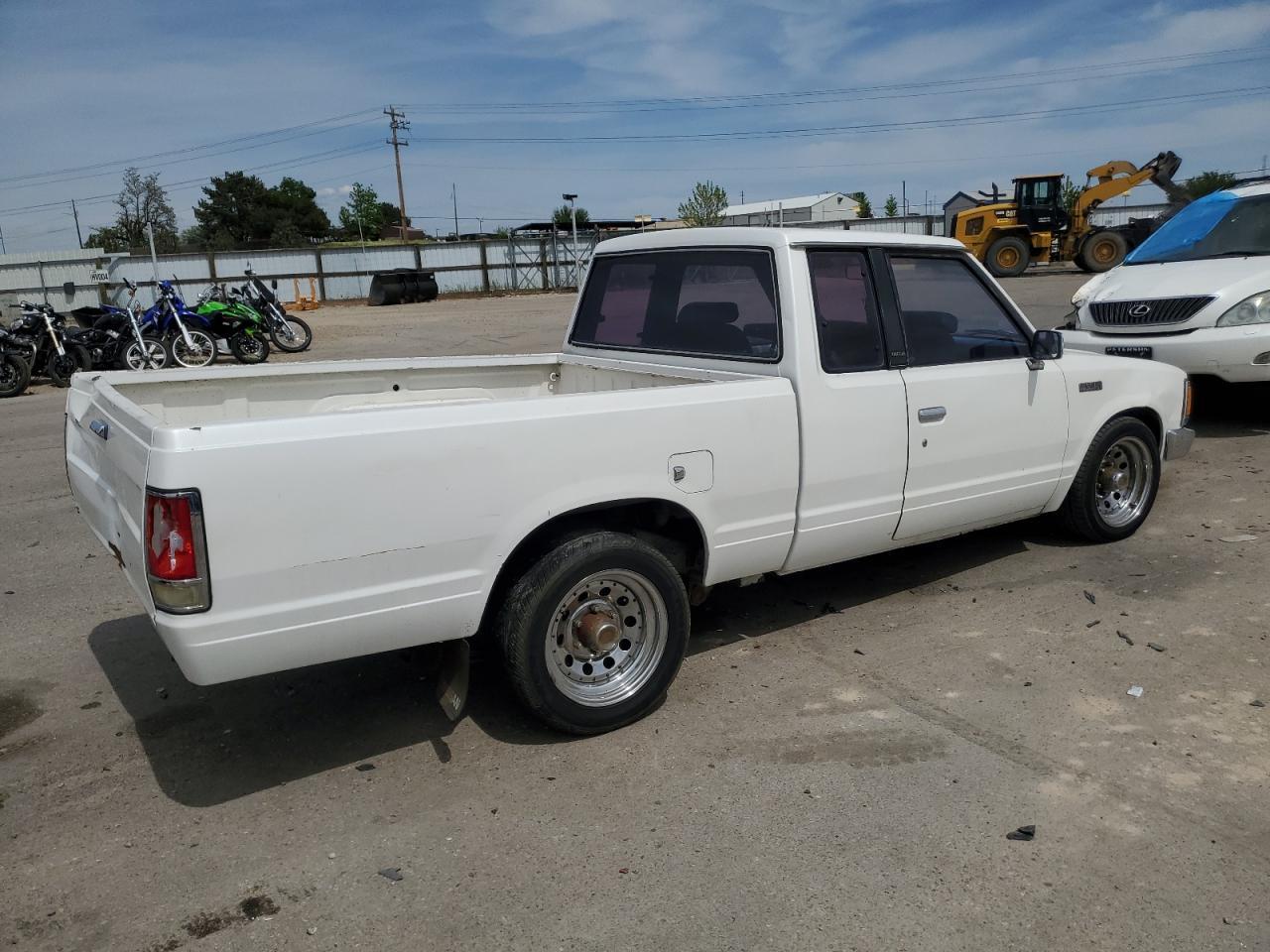 1985 NISSAN 720
