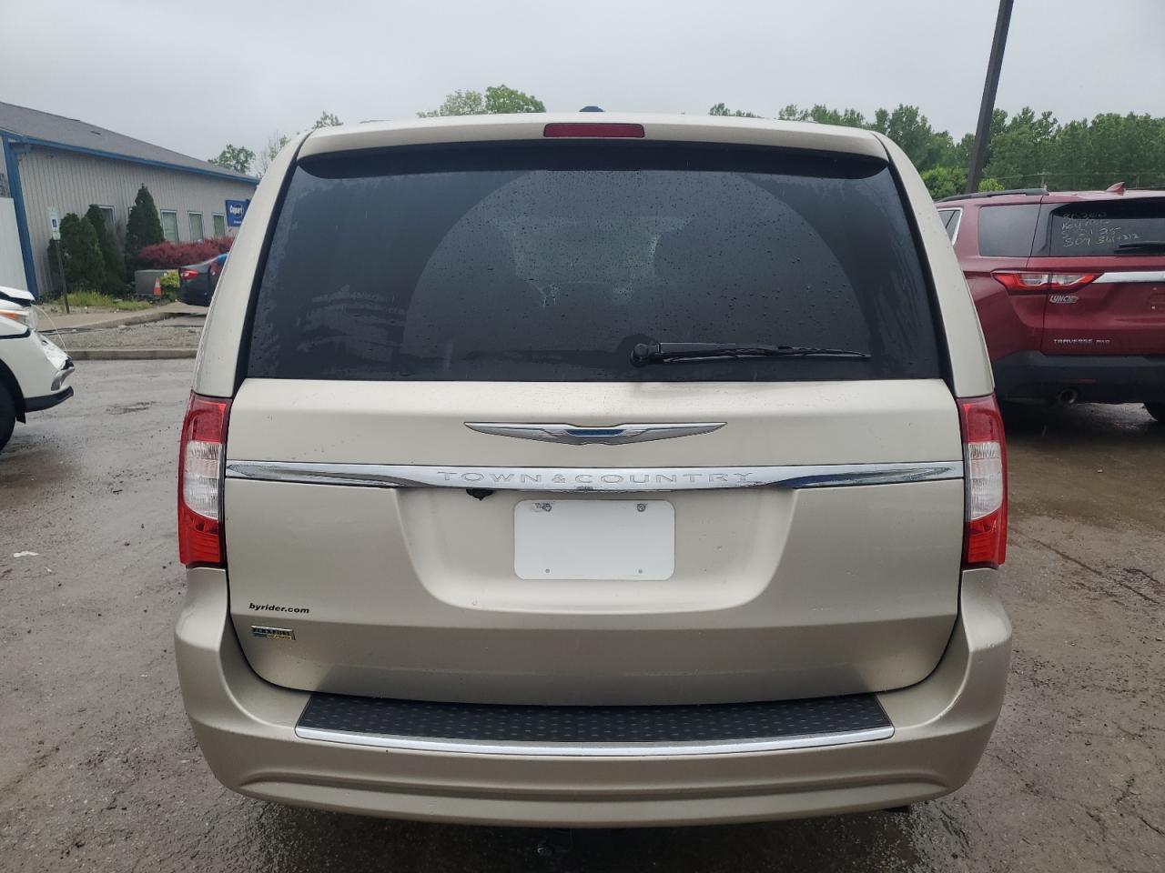 2016 CHRYSLER Town & Country
