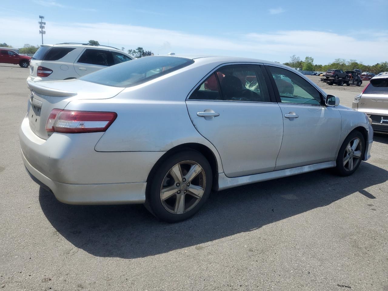 2011 TOYOTA CAMRY