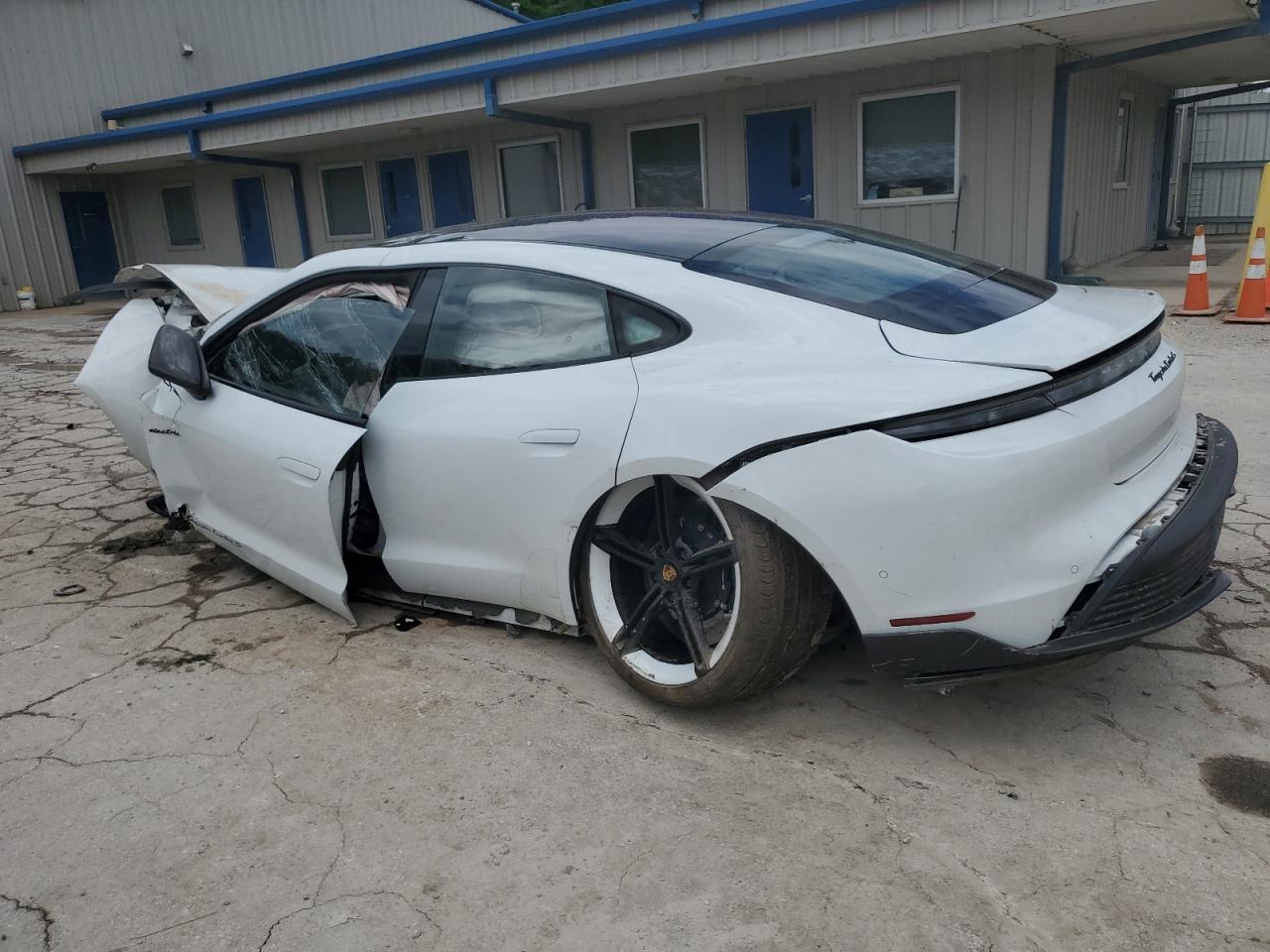 2020 PORSCHE Taycan