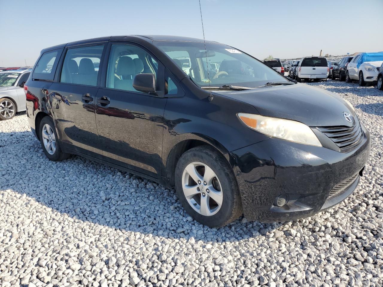 2014 TOYOTA SIENNA