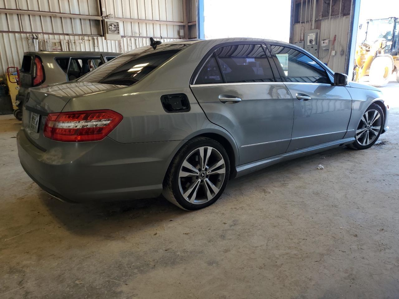 2011 MERCEDES-BENZ E-Class