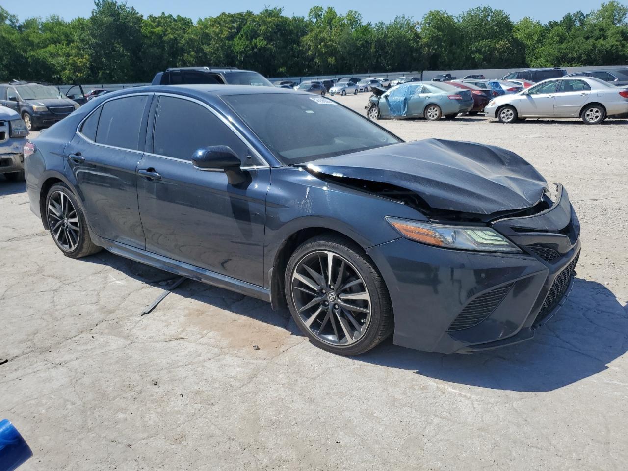 2018 TOYOTA CAMRY