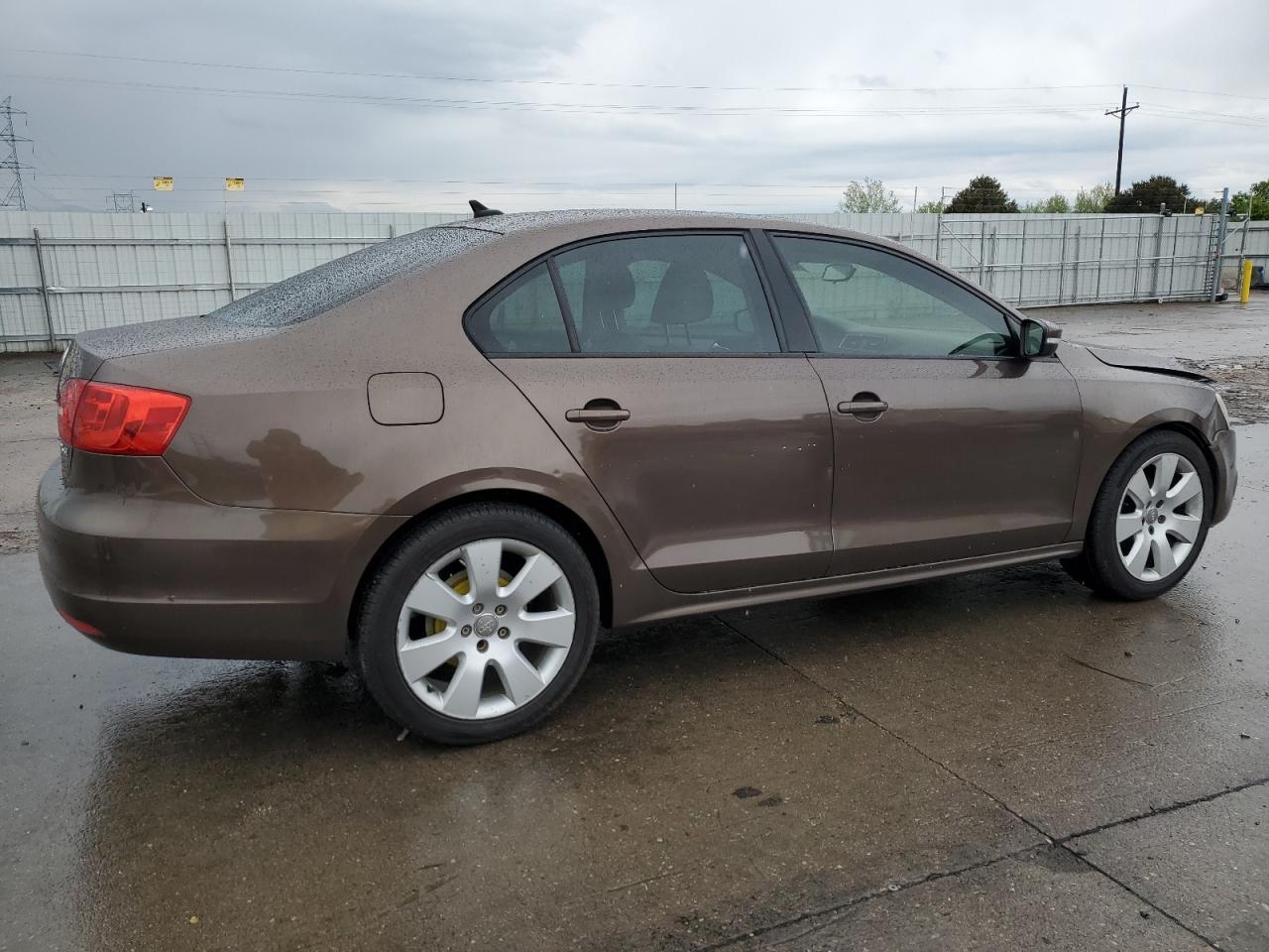 2011 VOLKSWAGEN JETTA