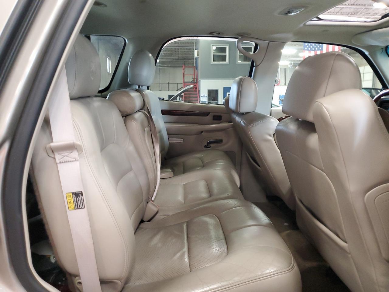 2002 CADILLAC ESCALADE