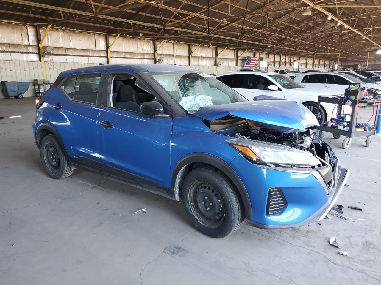 2024 NISSAN KICKS