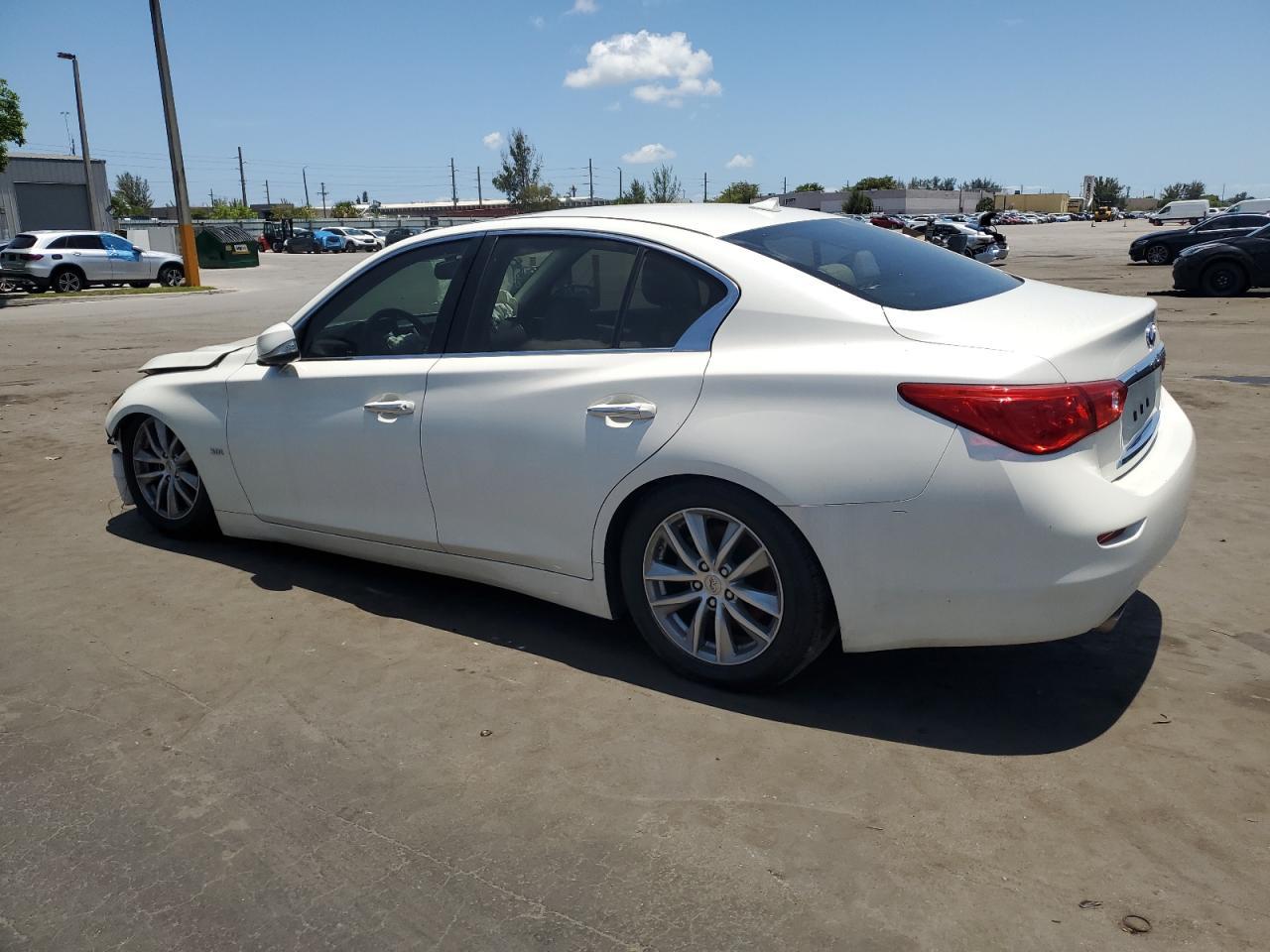 2016 INFINITI Q50